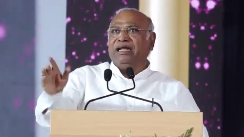 ಮಧು ಬಂಗಾರಪ್ಪನವರೇ ಮೊದಲು ಈ ಭಾಗಕ್ಕೆ ಶಿಕ್ಷಕರನ್ನ ಕೊಡಿ- ಎಐಸಿಸಿ ಅಧ್ಯಕ್ಷ ಮಲ್ಲಿಕಾರ್ಜುನ ಖರ್ಗೆ ಮನವಿ